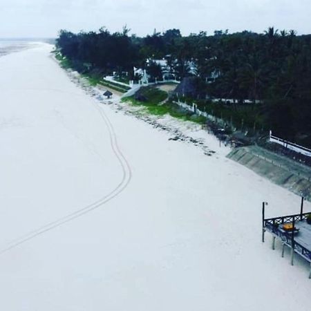 Kilifi Bay Beach Resort Exterior photo