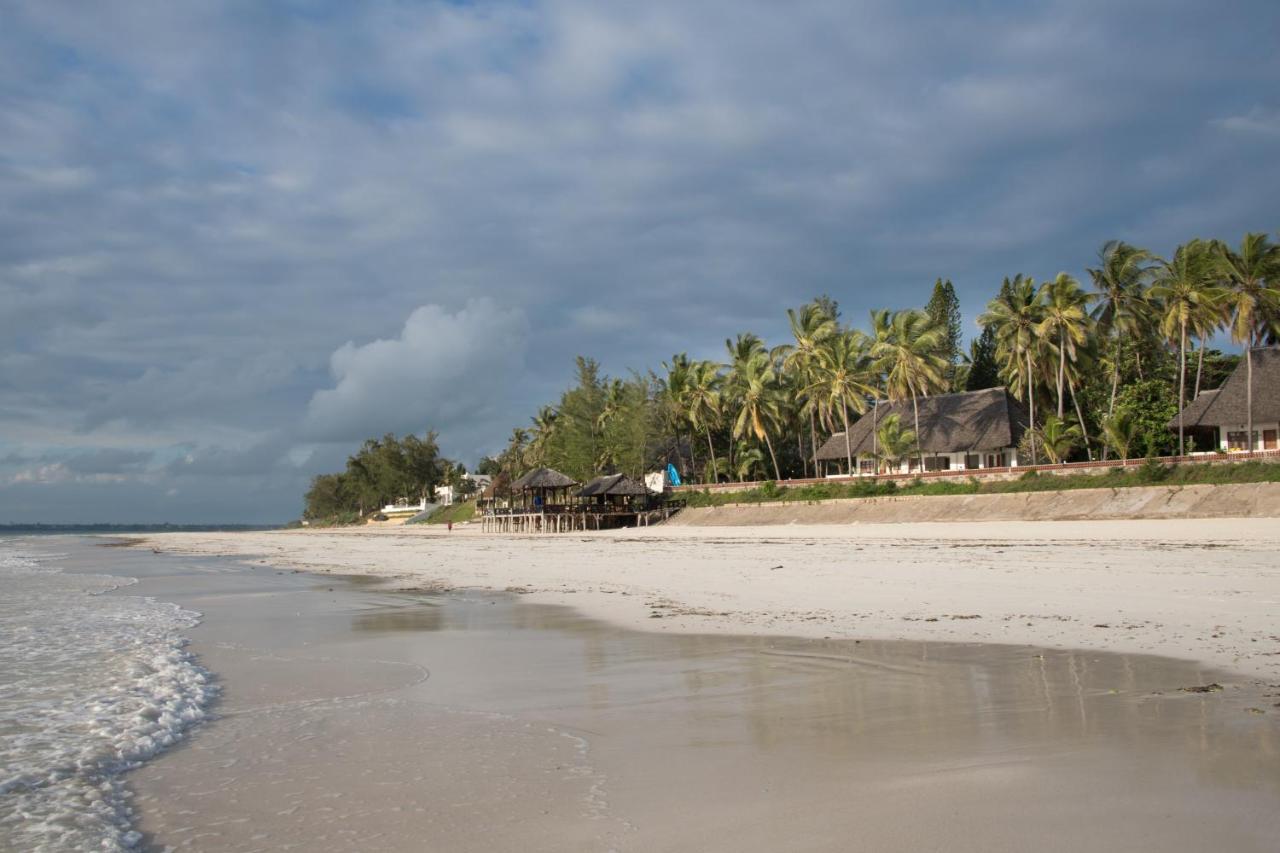 Kilifi Bay Beach Resort Exterior photo